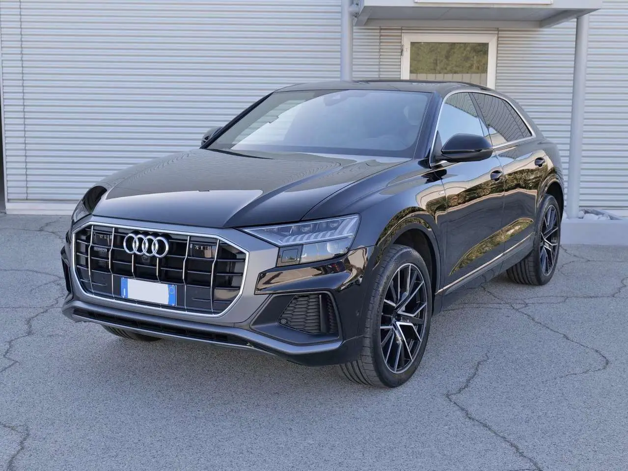 Photo 1 : Audi Q8 2022 Hybride