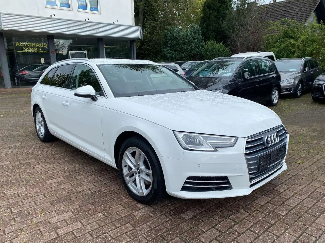 Photo 1 : Audi A4 2017 Petrol