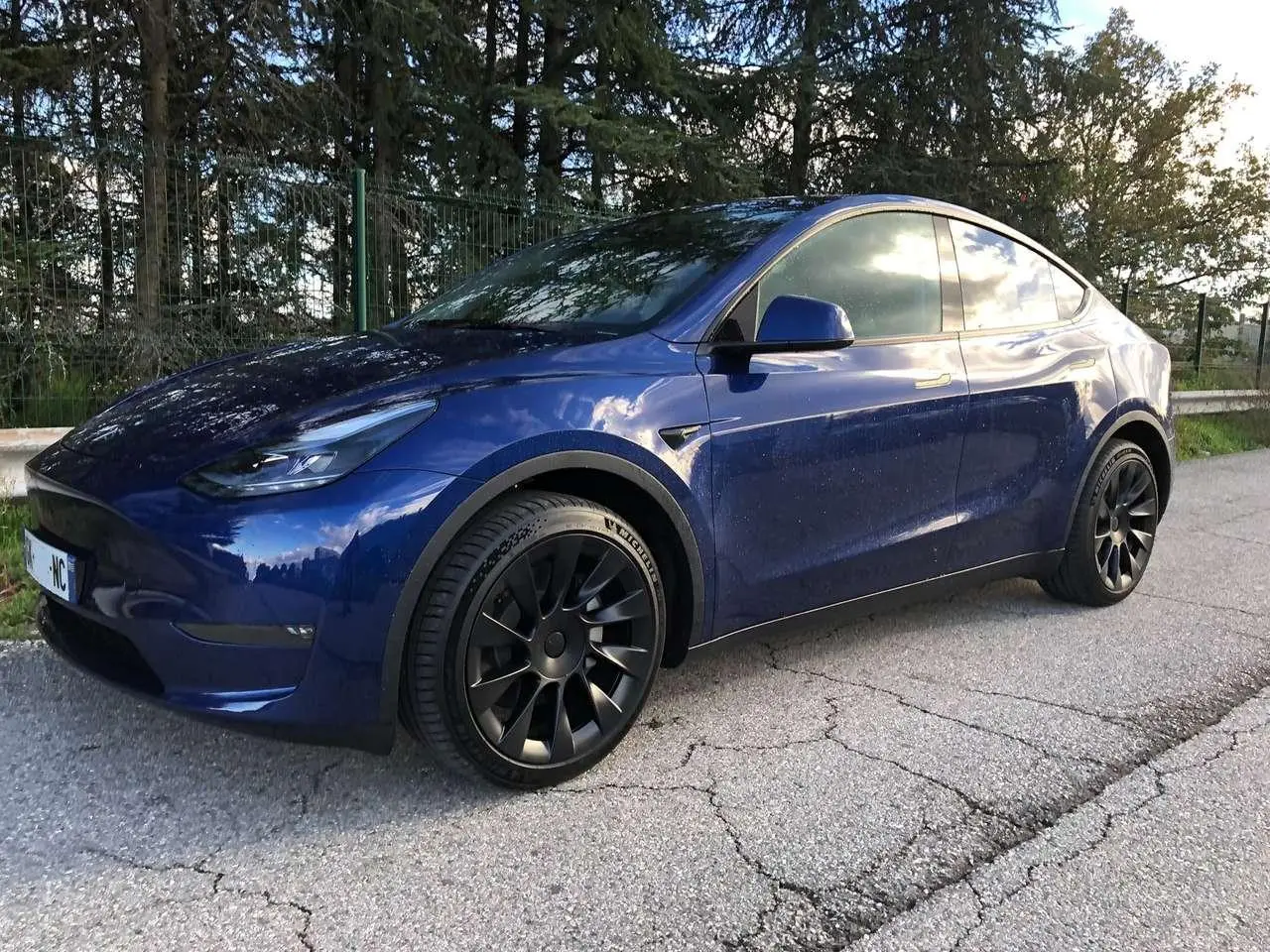 Photo 1 : Tesla Model Y 2023 Électrique