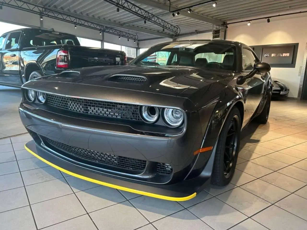 Photo 1 : Dodge Challenger 2024 Petrol