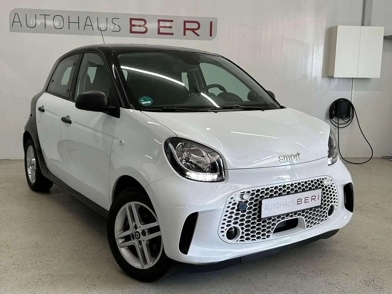 Photo 1 : Smart Forfour 2021 Électrique