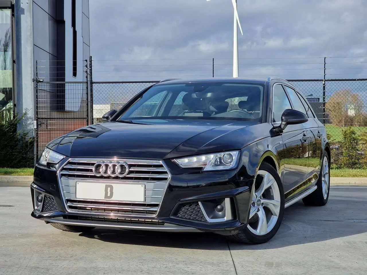 Photo 1 : Audi A4 2019 Essence