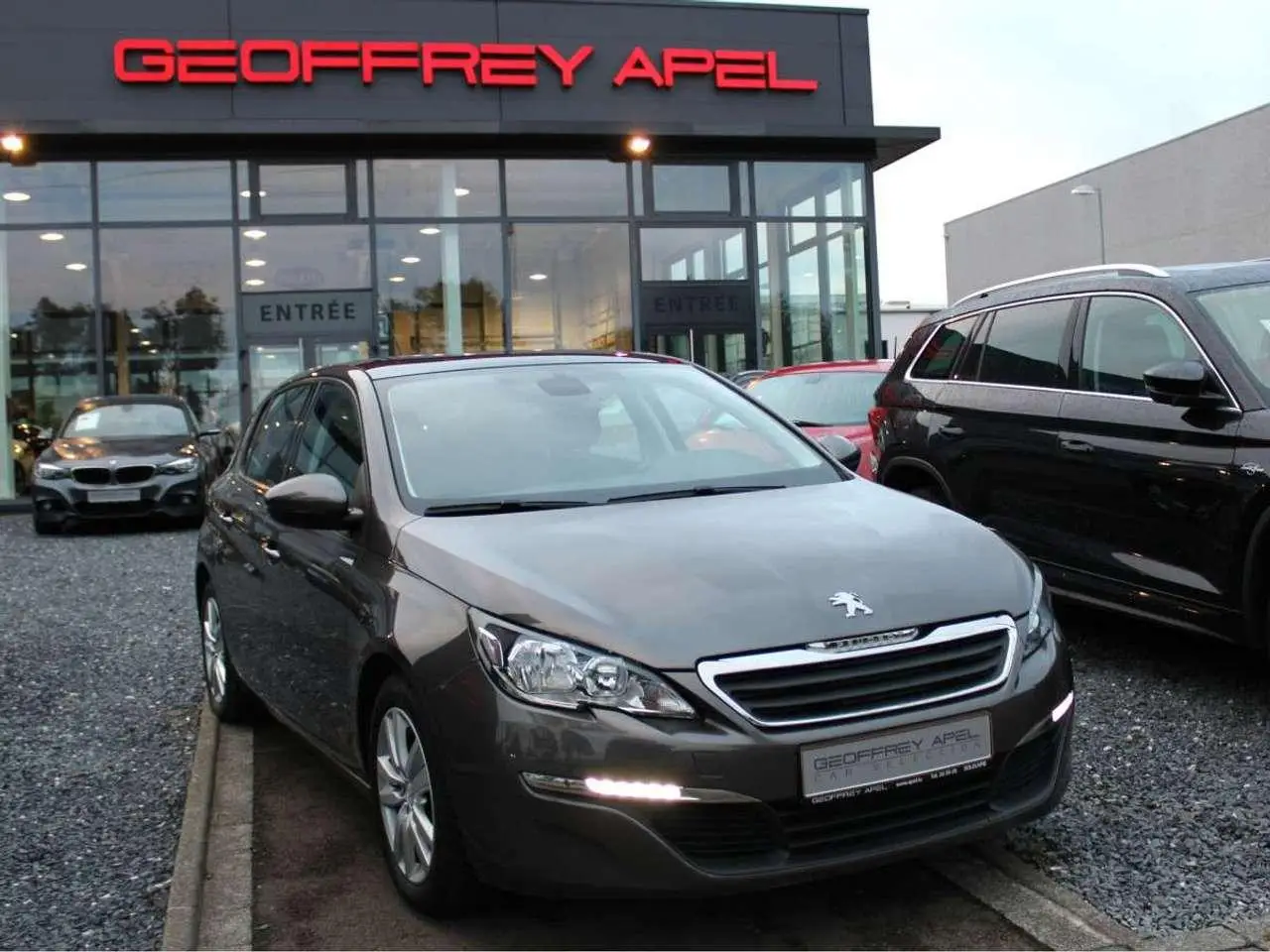 Photo 1 : Peugeot 308 2015 Petrol