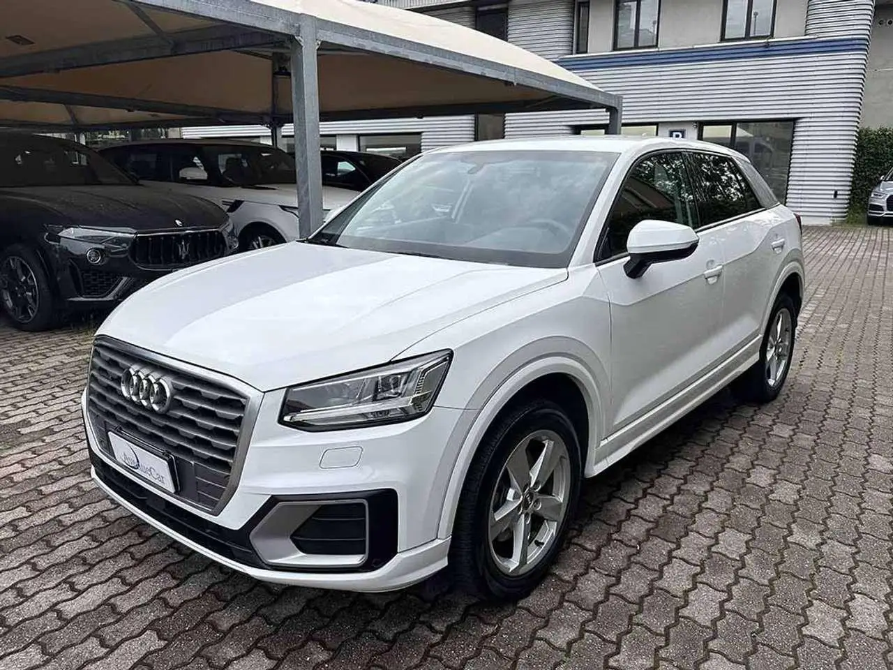 Photo 1 : Audi Q2 2018 Diesel