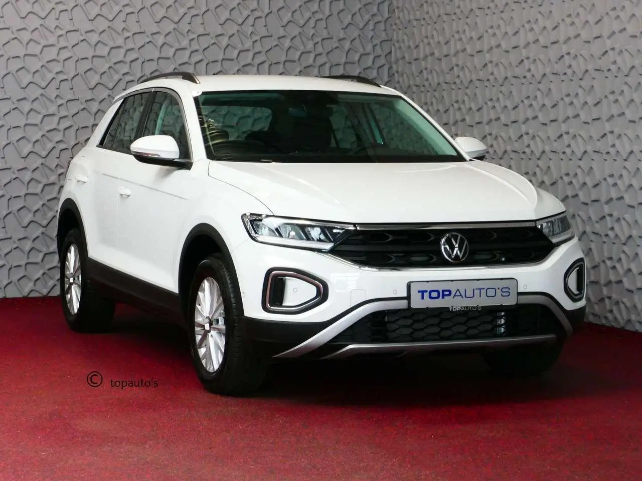 Photo 1 : Volkswagen T-roc 2024 Petrol