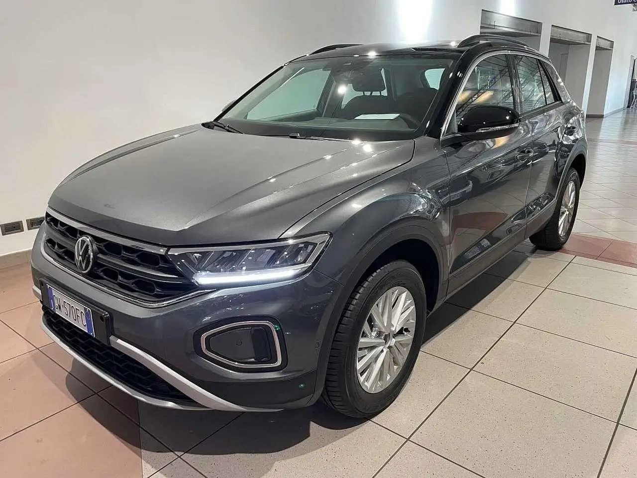 Photo 1 : Volkswagen T-roc 2024 Petrol