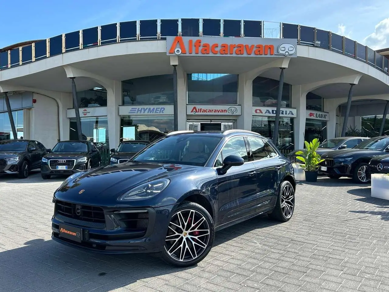 Photo 1 : Porsche Macan 2022 Essence