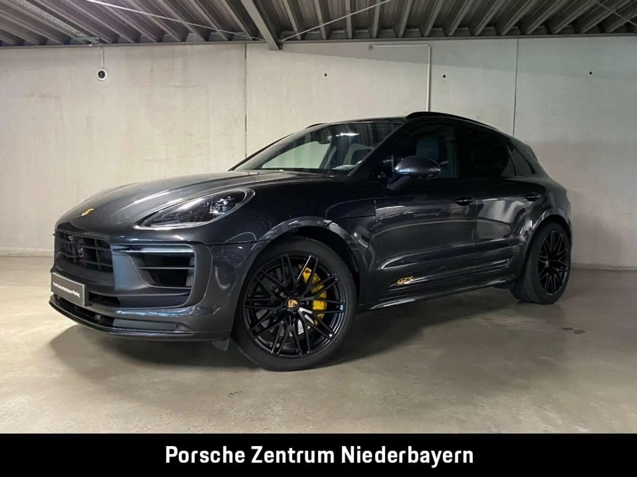 Photo 1 : Porsche Macan 2022 Essence