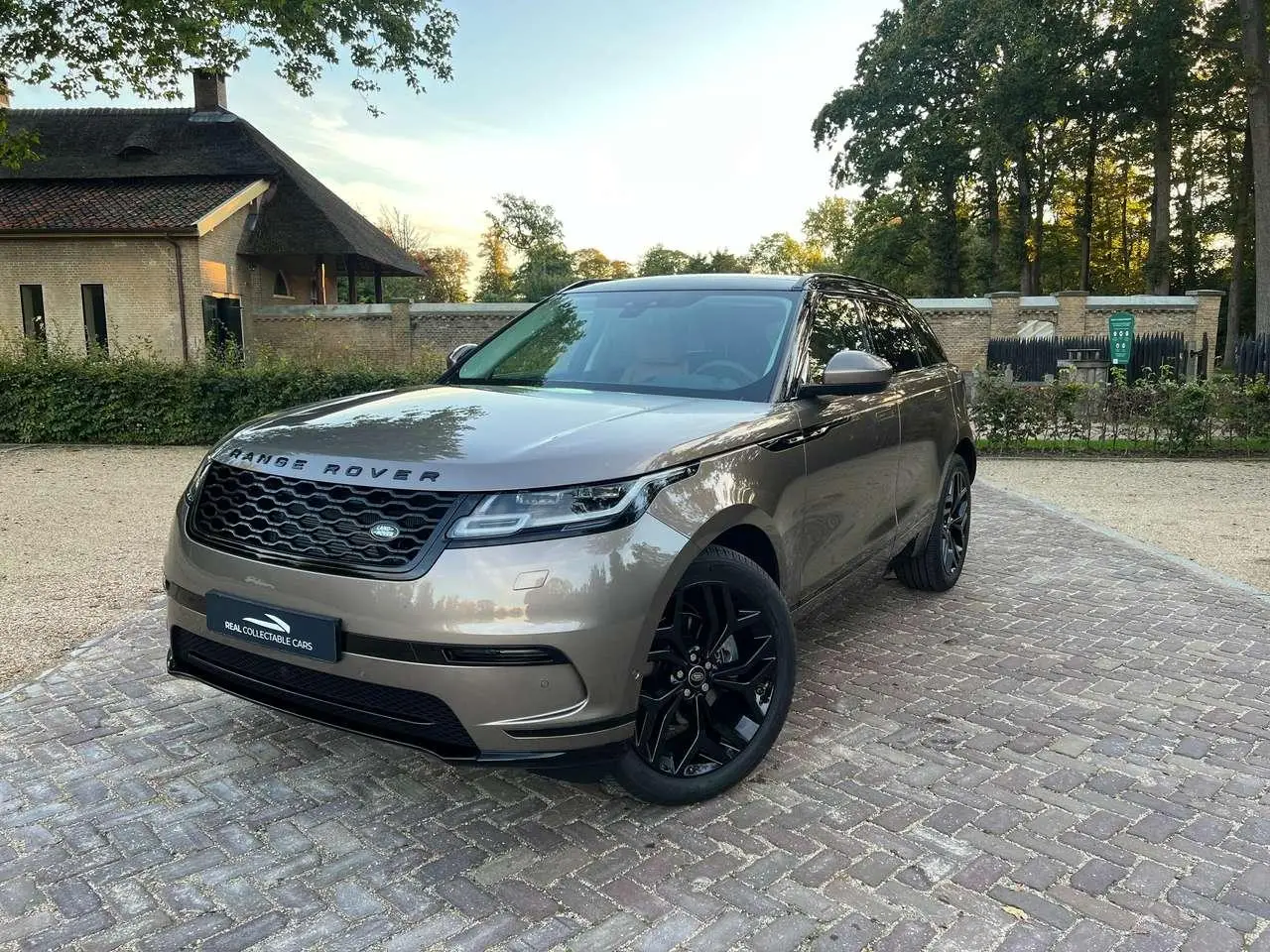 Photo 1 : Land Rover Range Rover Velar 2017 Diesel