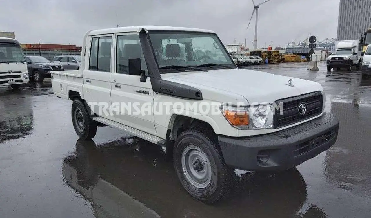 Photo 1 : Toyota Land Cruiser 2024 Diesel