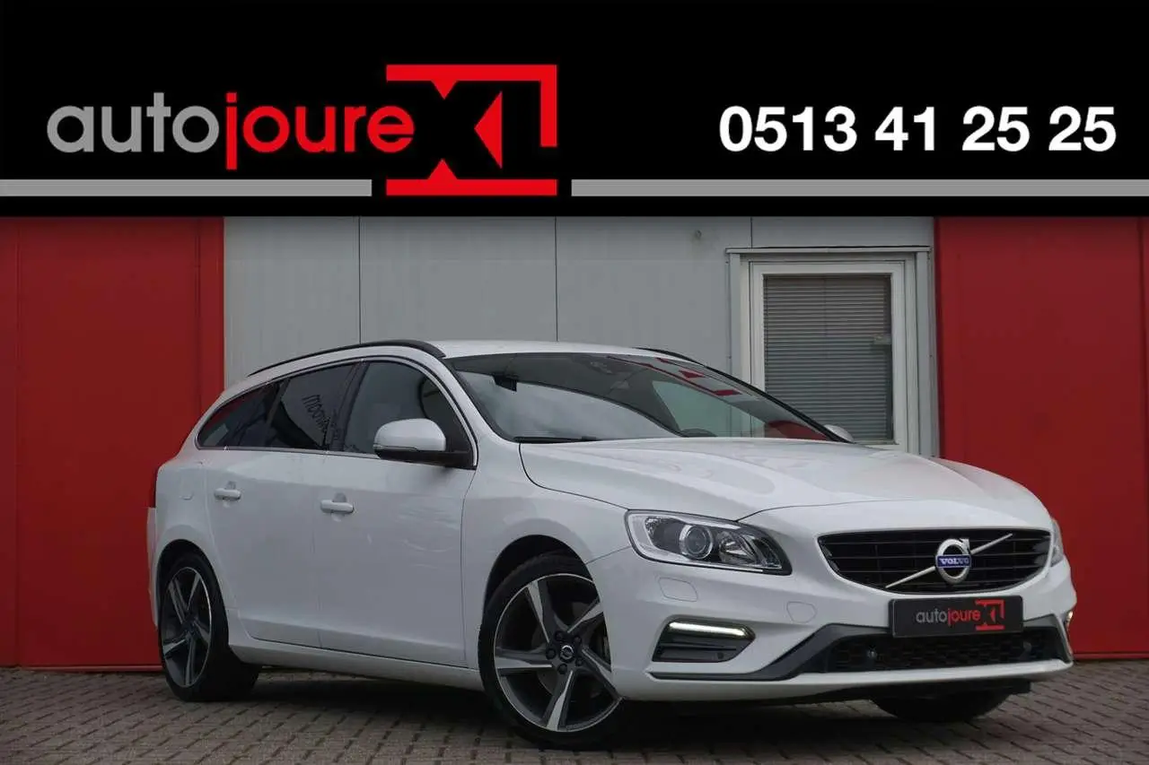 Photo 1 : Volvo V60 2015 Petrol