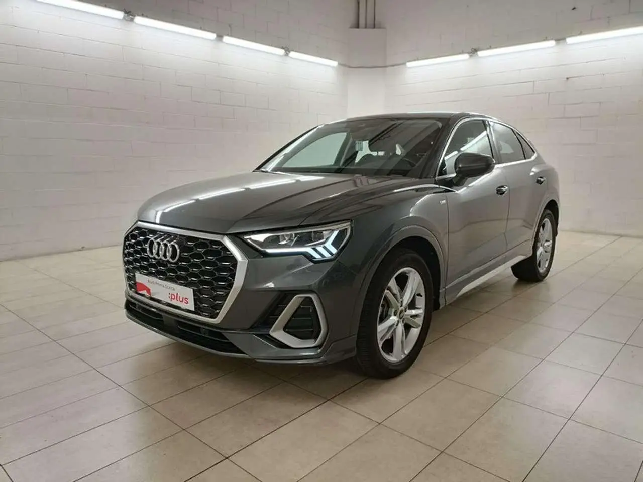 Photo 1 : Audi Q3 2022 Hybride