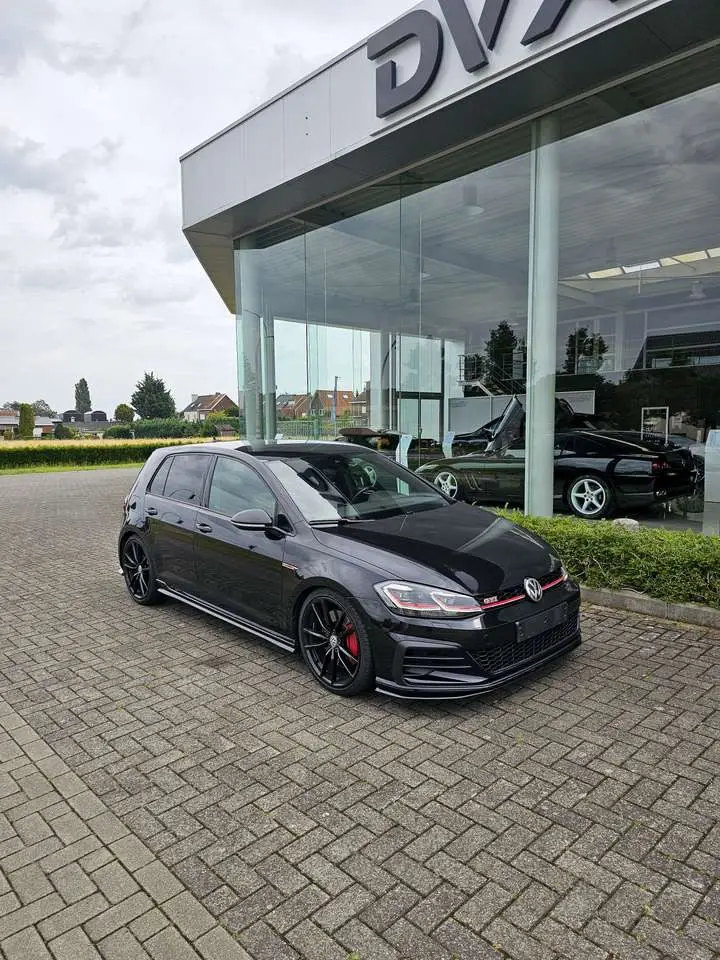 Photo 1 : Volkswagen Golf 2019 Petrol