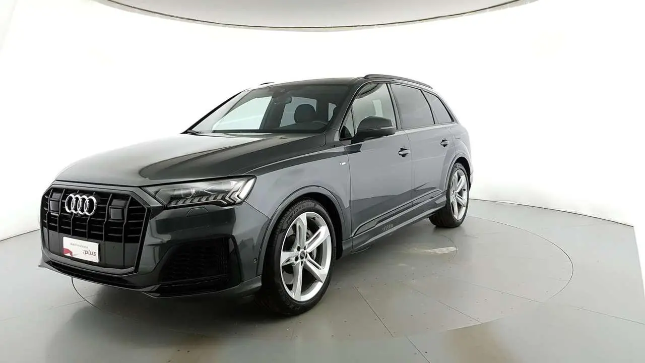 Photo 1 : Audi Q7 2022 Hybrid