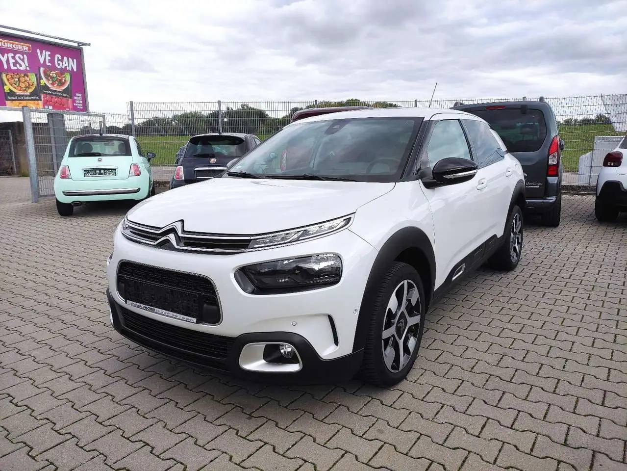 Photo 1 : Citroen C4 2019 Petrol