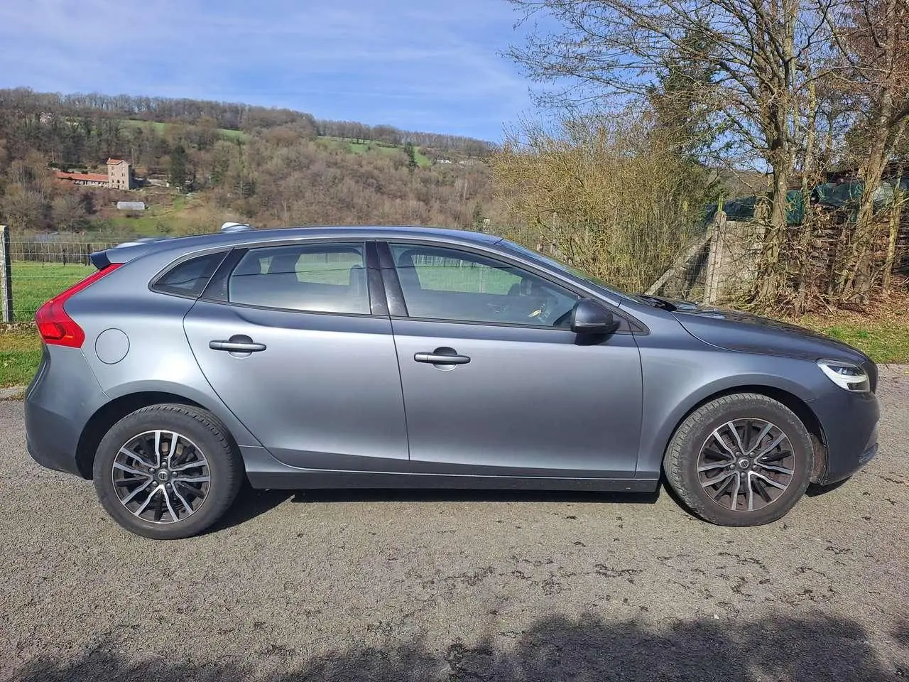 Photo 1 : Volvo V40 2018 Diesel