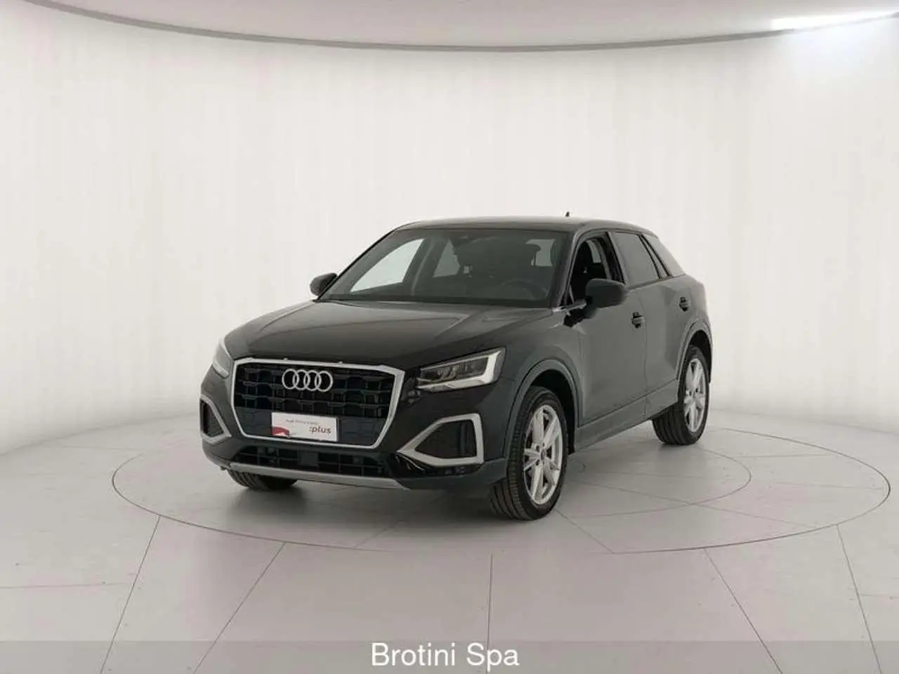 Photo 1 : Audi Q2 2023 Petrol