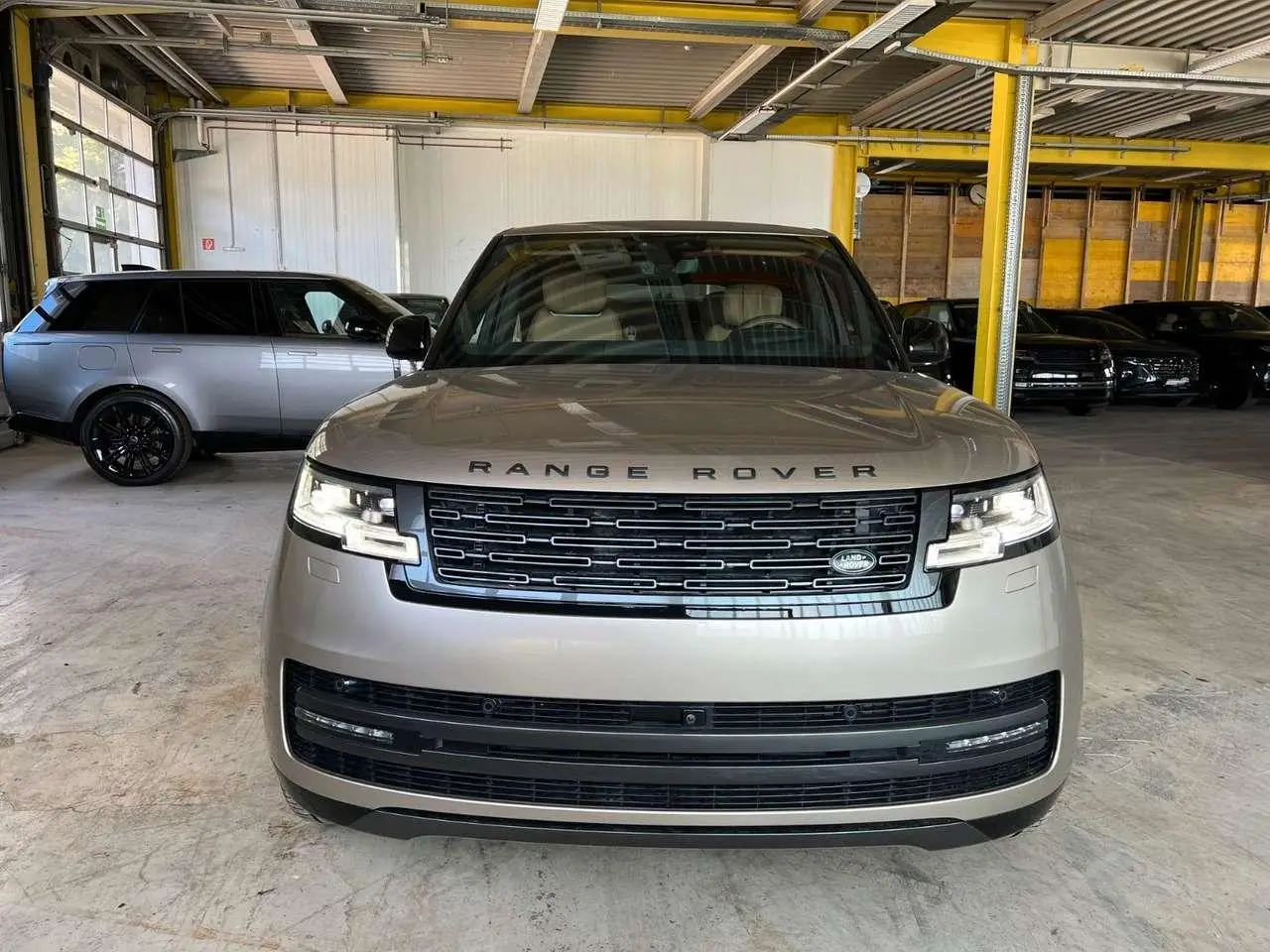 Photo 1 : Land Rover Range Rover 2024 Petrol