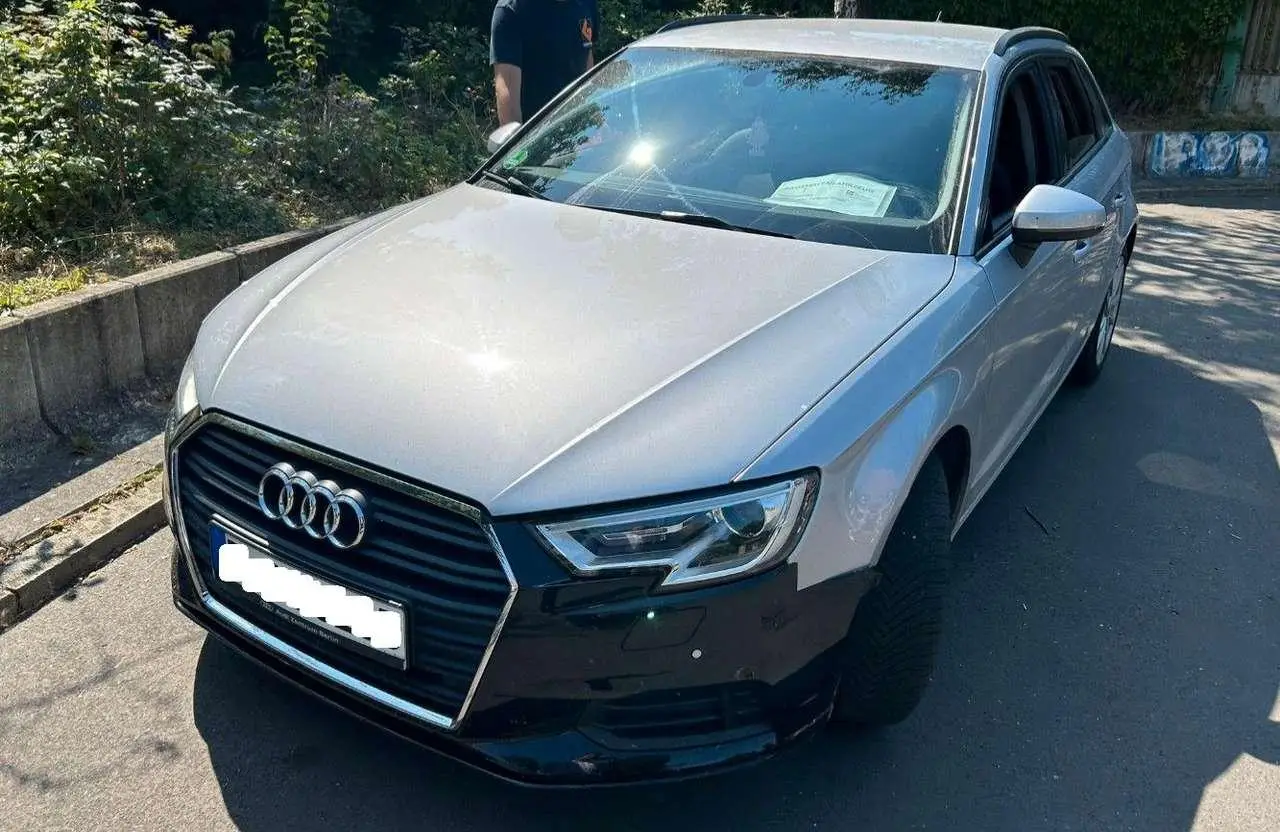 Photo 1 : Audi A3 2019 Petrol