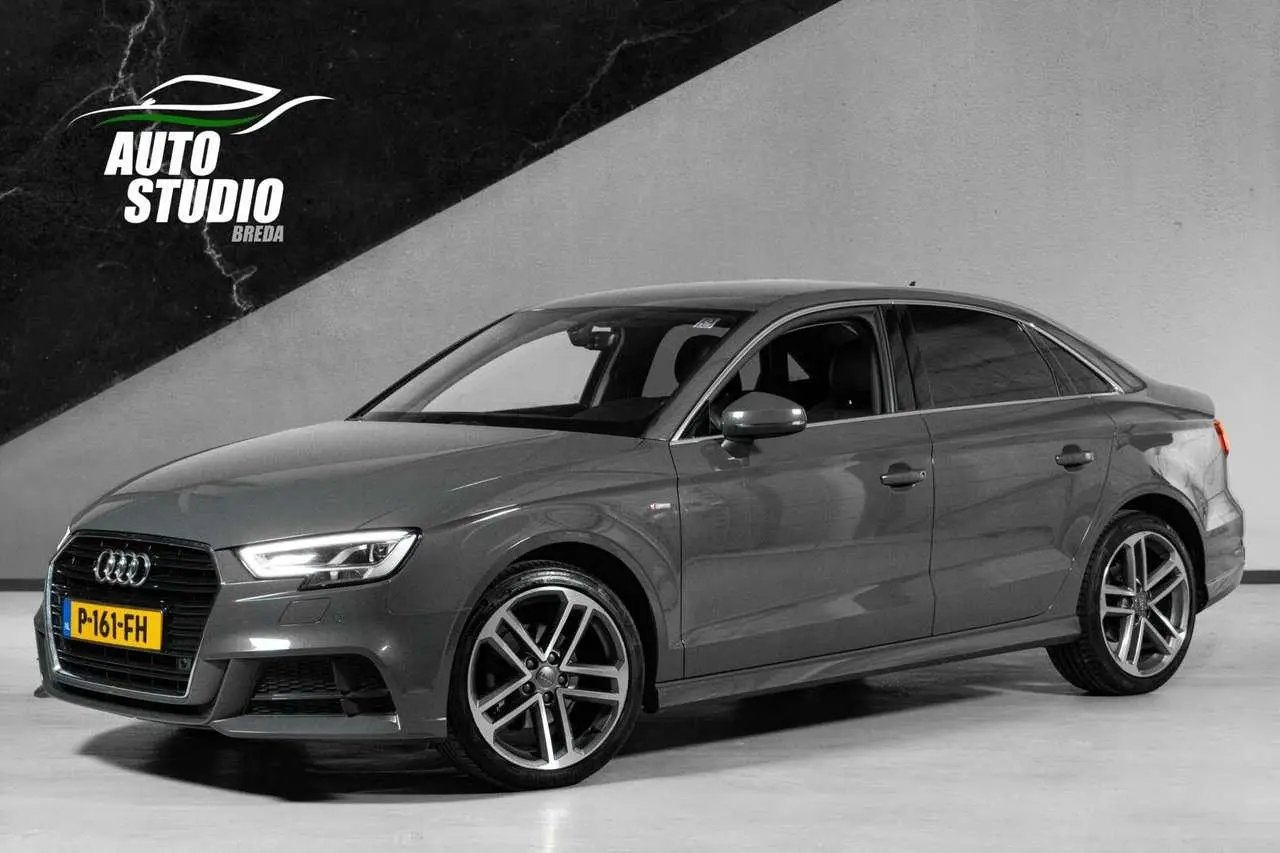 Photo 1 : Audi A3 2019 Essence