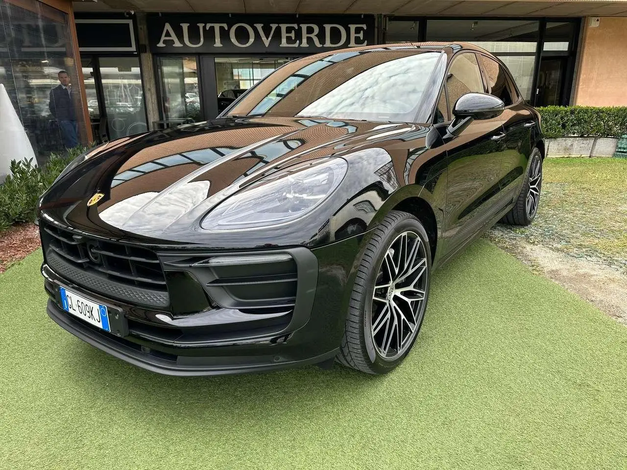 Photo 1 : Porsche Macan 2022 Essence