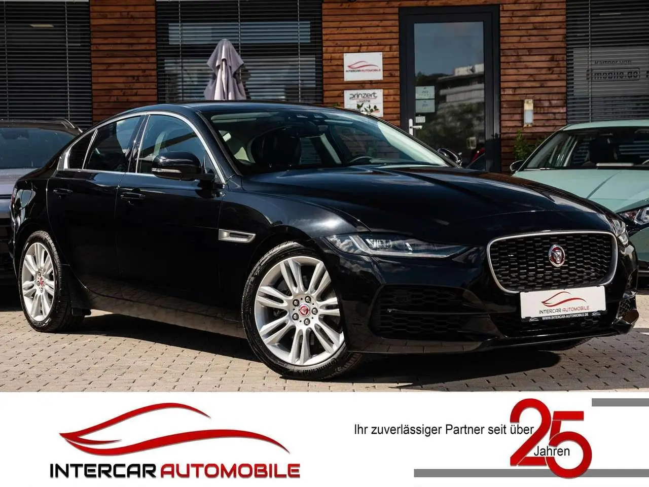 Photo 1 : Jaguar Xe 2020 Petrol