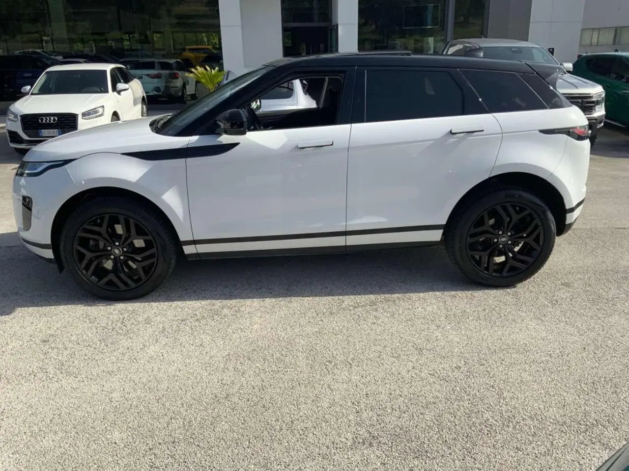 Photo 1 : Land Rover Range Rover Evoque 2019 Hybrid