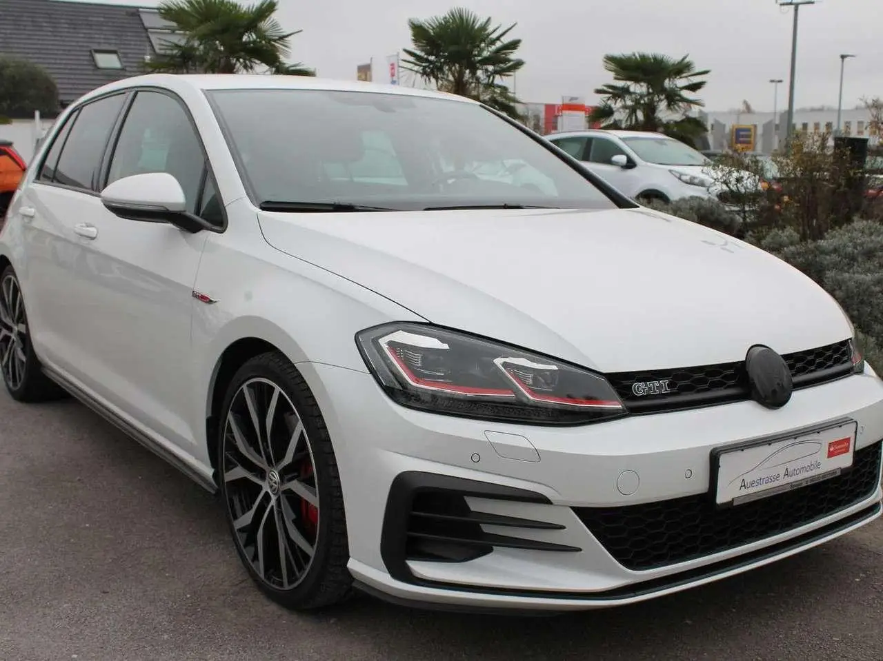 Photo 1 : Volkswagen Golf 2019 Petrol