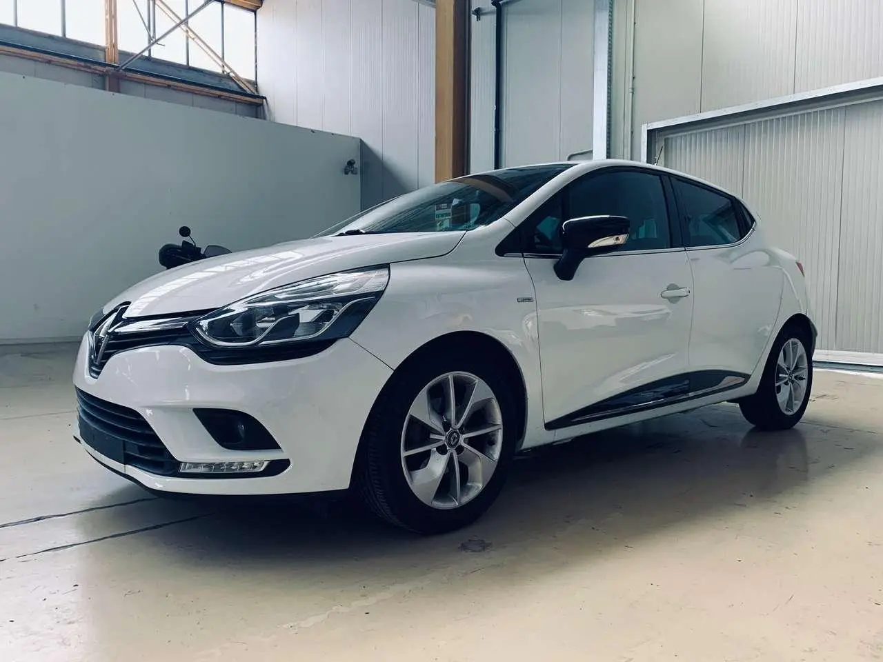 Photo 1 : Renault Clio 2017 Essence