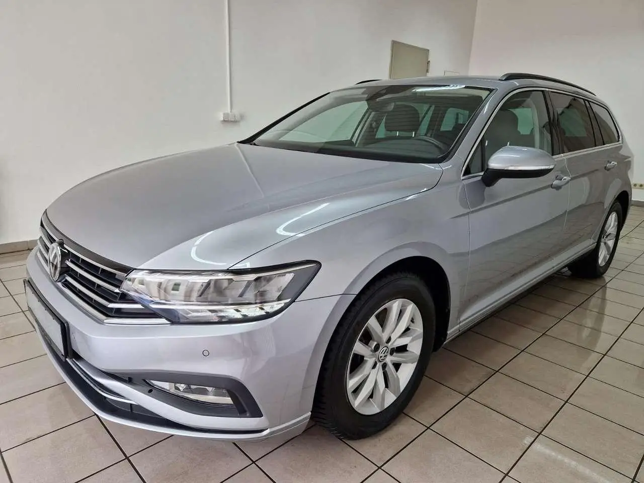 Photo 1 : Volkswagen Passat 2020 Essence