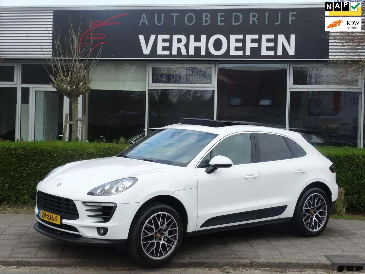 Photo 1 : Porsche Macan 2015 Essence