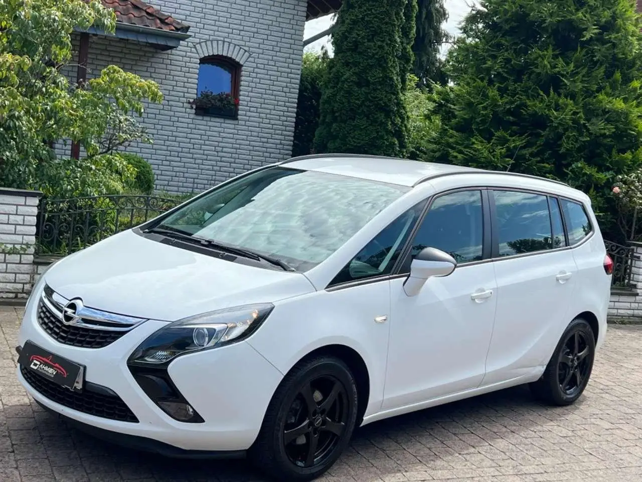 Photo 1 : Opel Zafira 2014 Petrol