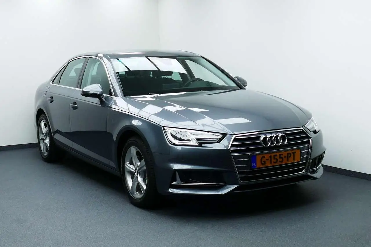 Photo 1 : Audi A4 2019 Essence