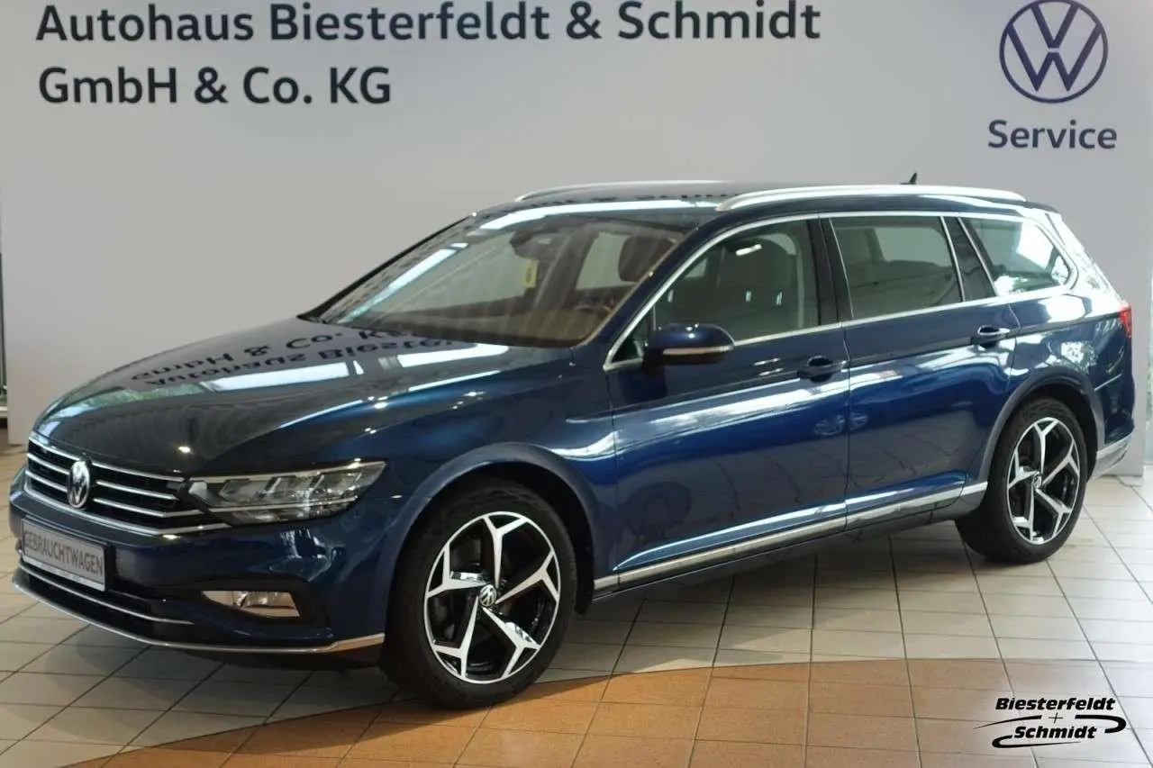 Photo 1 : Volkswagen Passat 2021 Petrol