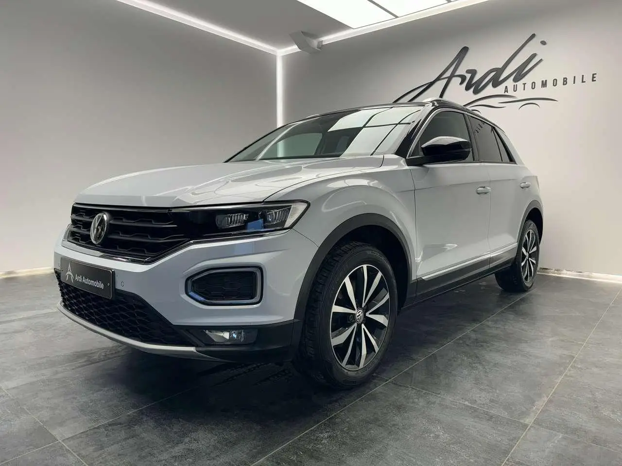 Photo 1 : Volkswagen T-roc 2018 Petrol