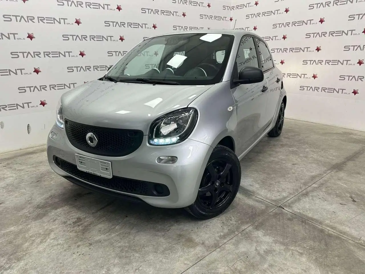 Photo 1 : Smart Forfour 2015 Petrol