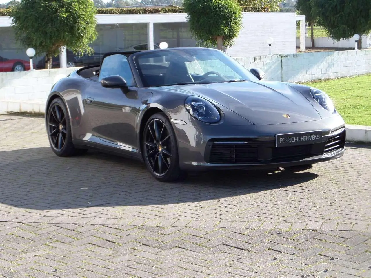 Photo 1 : Porsche 992 2021 Petrol