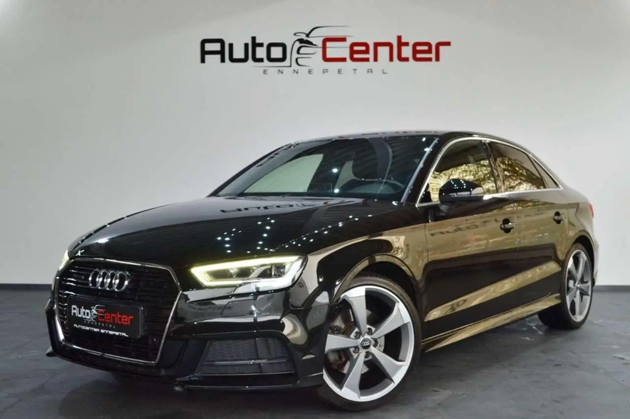 Photo 1 : Audi A3 2018 Petrol