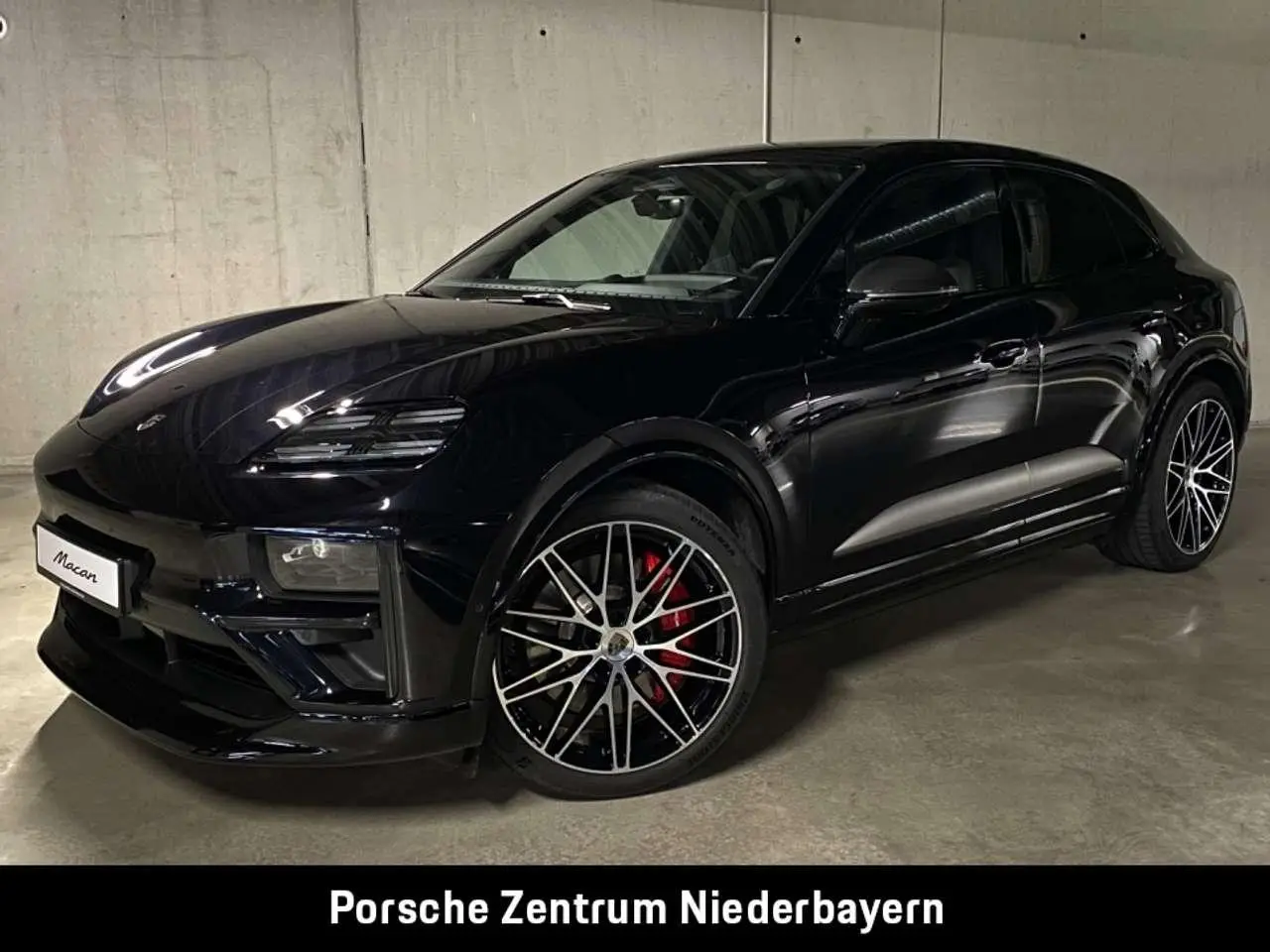 Photo 1 : Porsche Macan 2024 Electric