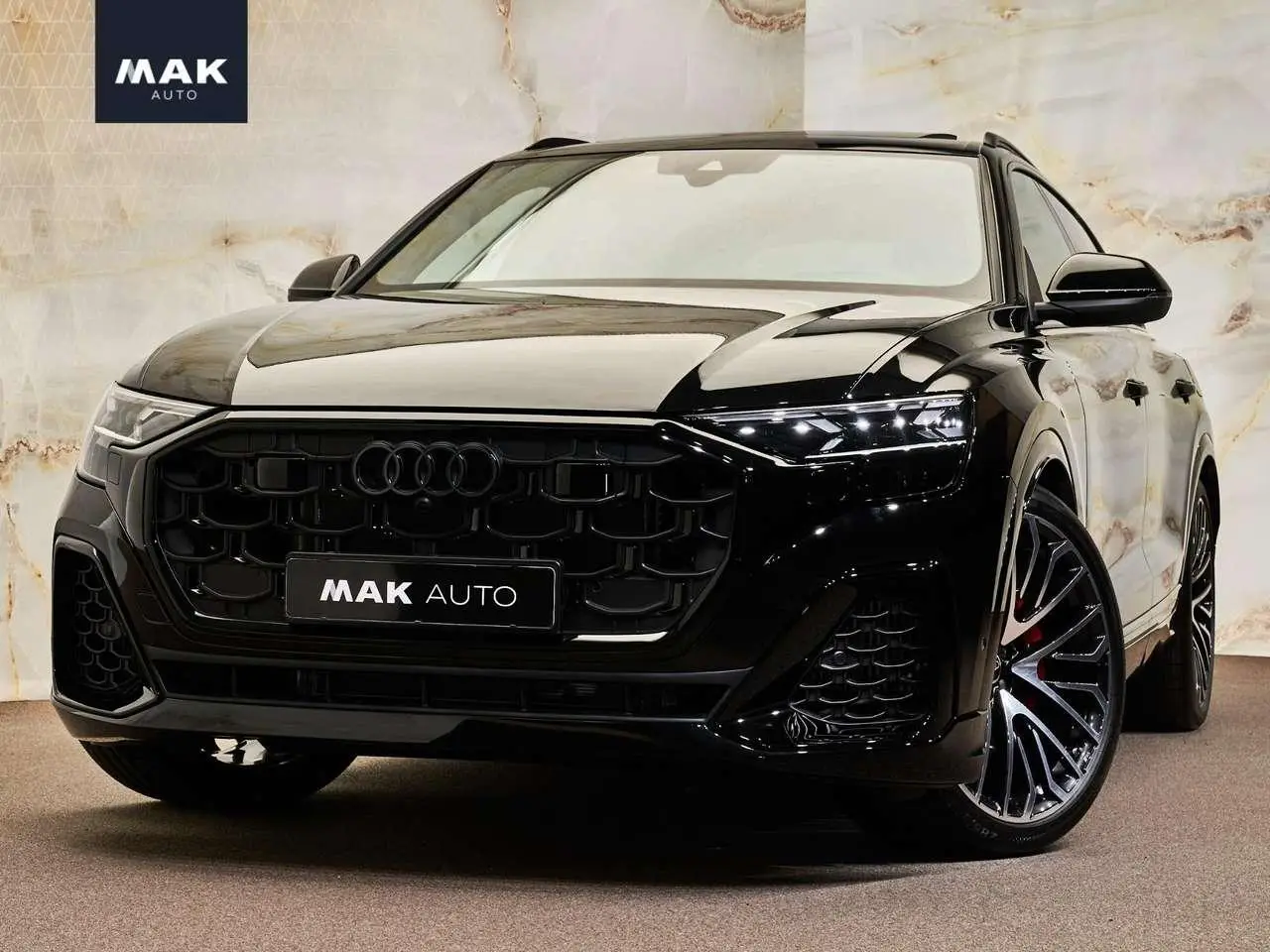 Photo 1 : Audi Q8 2024 Hybride