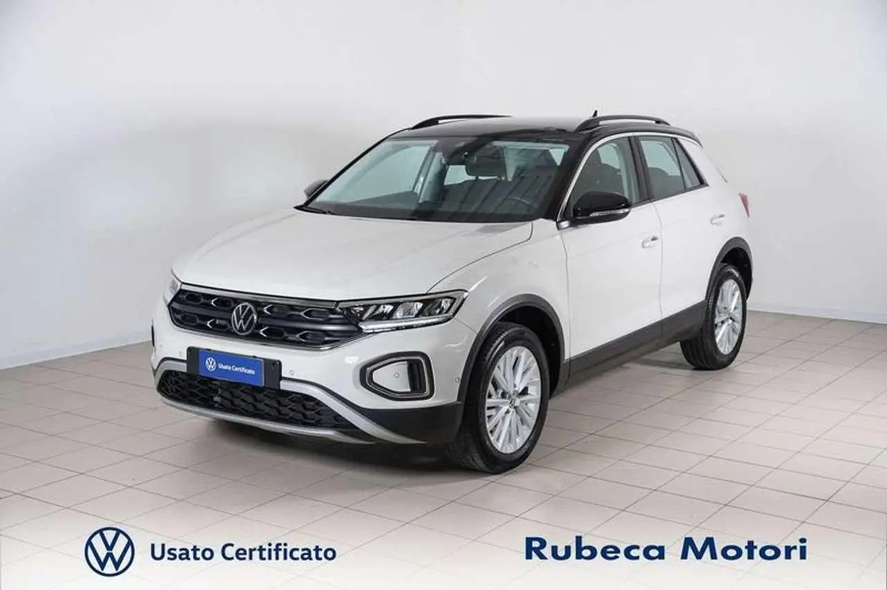 Photo 1 : Volkswagen T-roc 2022 Essence