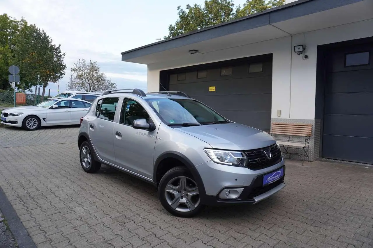 Photo 1 : Dacia Sandero 2020 Petrol