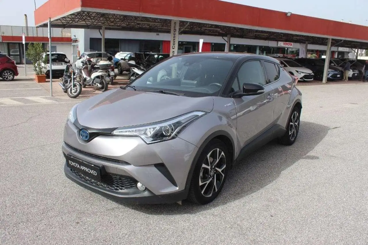 Photo 1 : Toyota C-hr 2019 Hybrid