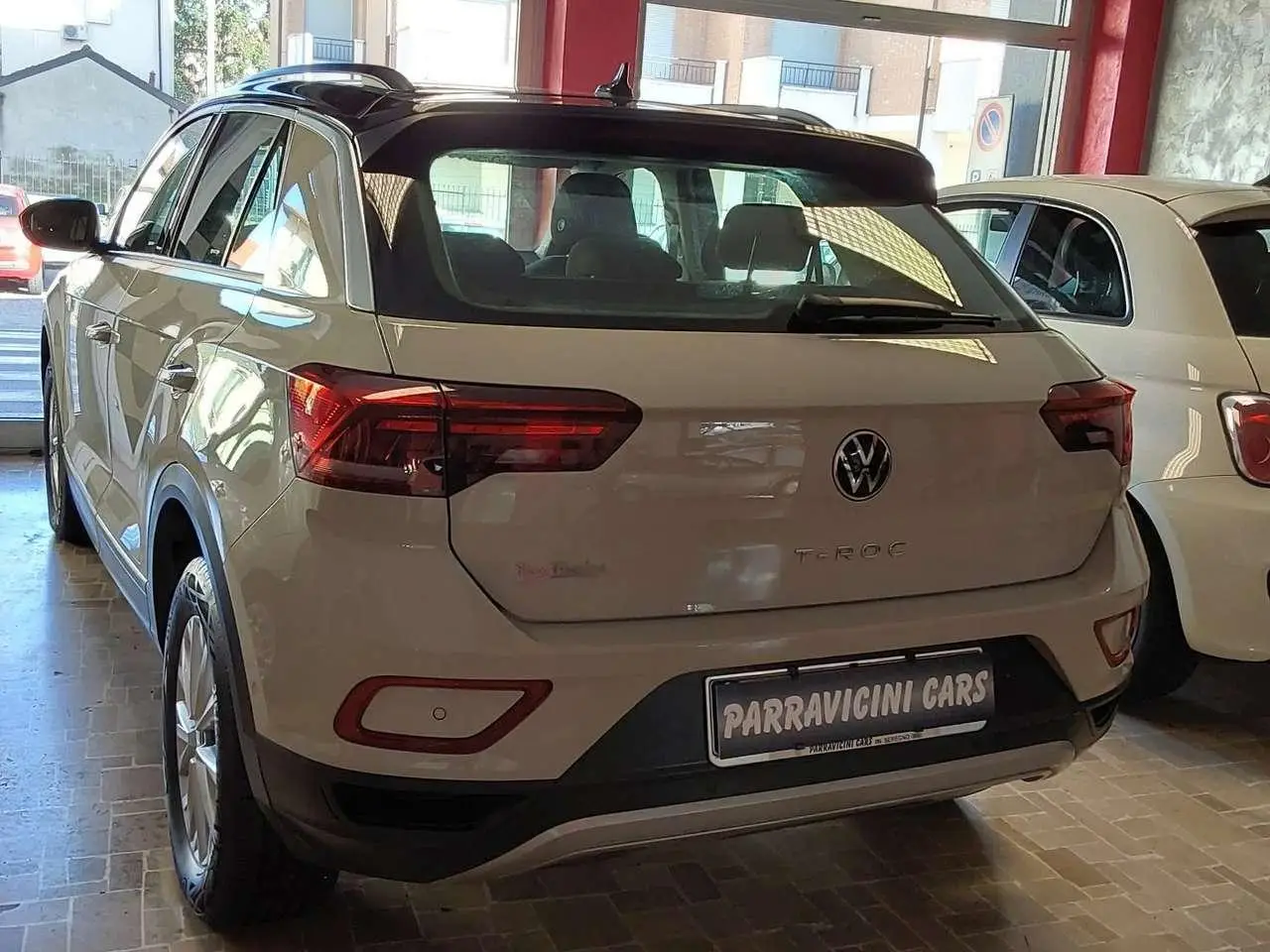 Photo 1 : Volkswagen T-roc 2022 Essence