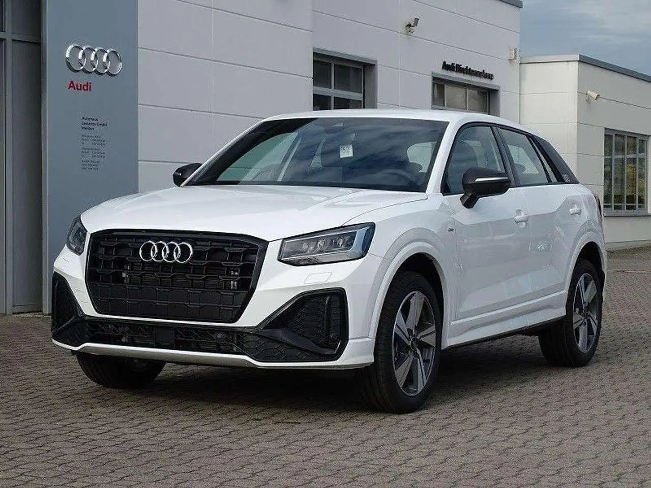 Photo 1 : Audi Q2 2024 Essence