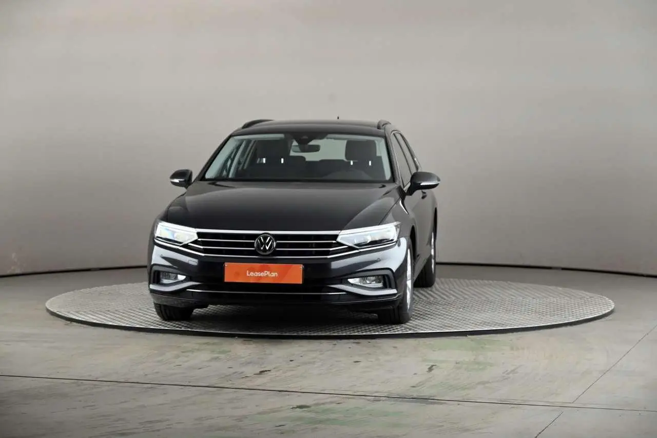 Photo 1 : Volkswagen Passat 2020 Essence