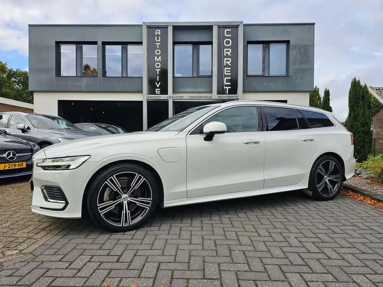 Photo 1 : Volvo V60 2020 Hybride