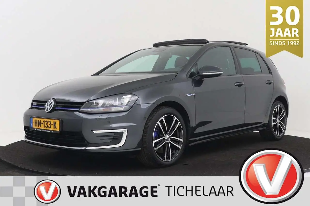 Photo 1 : Volkswagen Golf 2015 Hybride