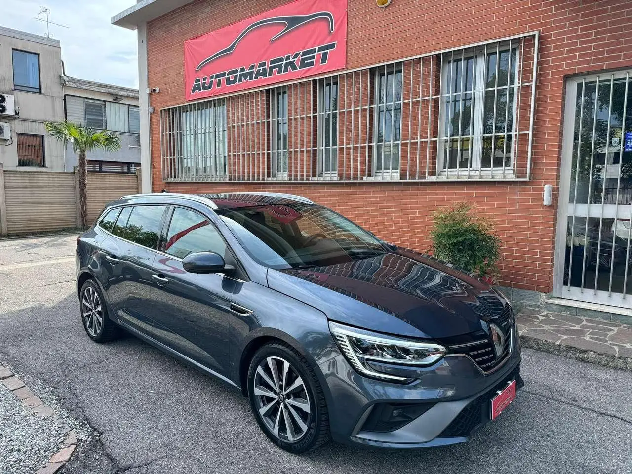 Photo 1 : Renault Megane 2021 Diesel