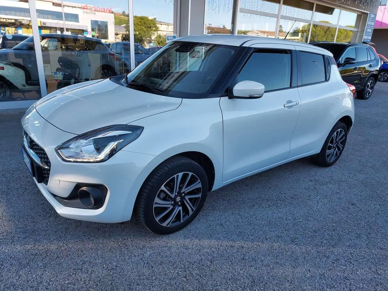 Photo 1 : Suzuki Swift 2021 Hybrid